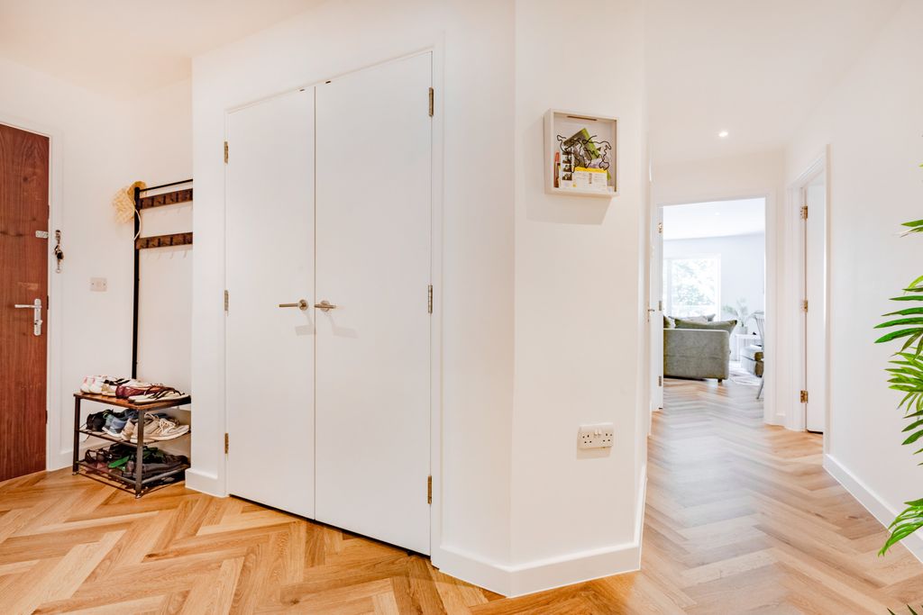 Additional image 6 of 3 bed flat for saleGoldstone Crescent, Hove BN3