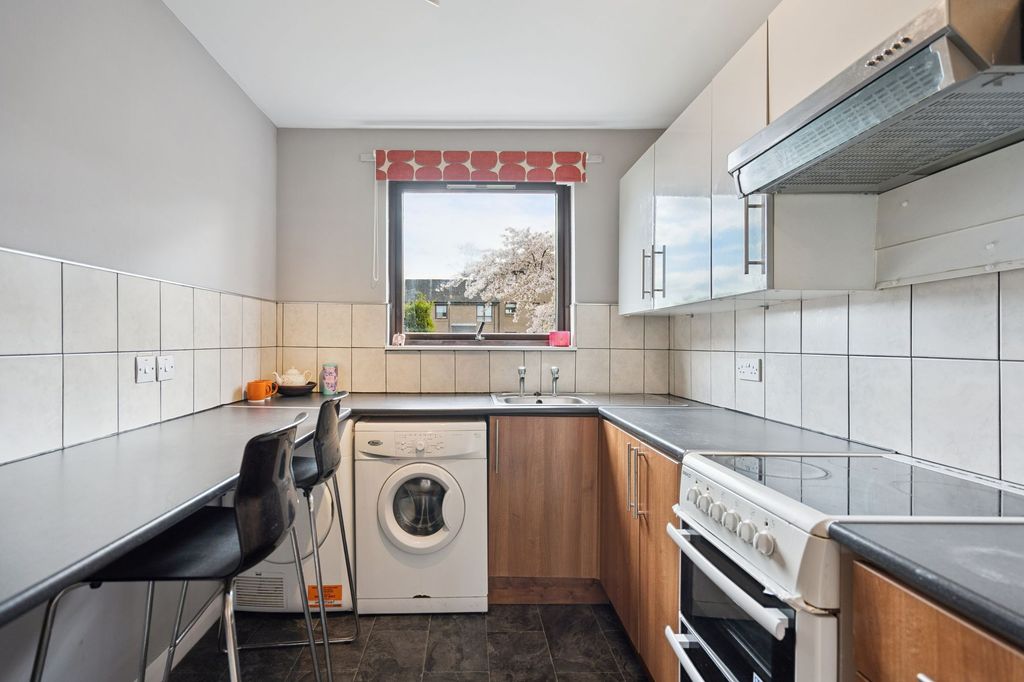 Additional image 6 of 2 bed flat for saleForthview, Stirling FK8