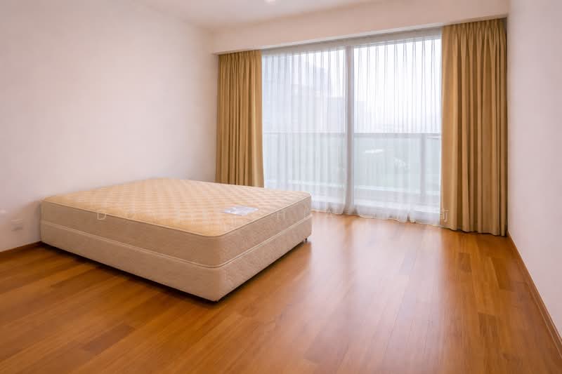 18 Marina Boulevard photo 4