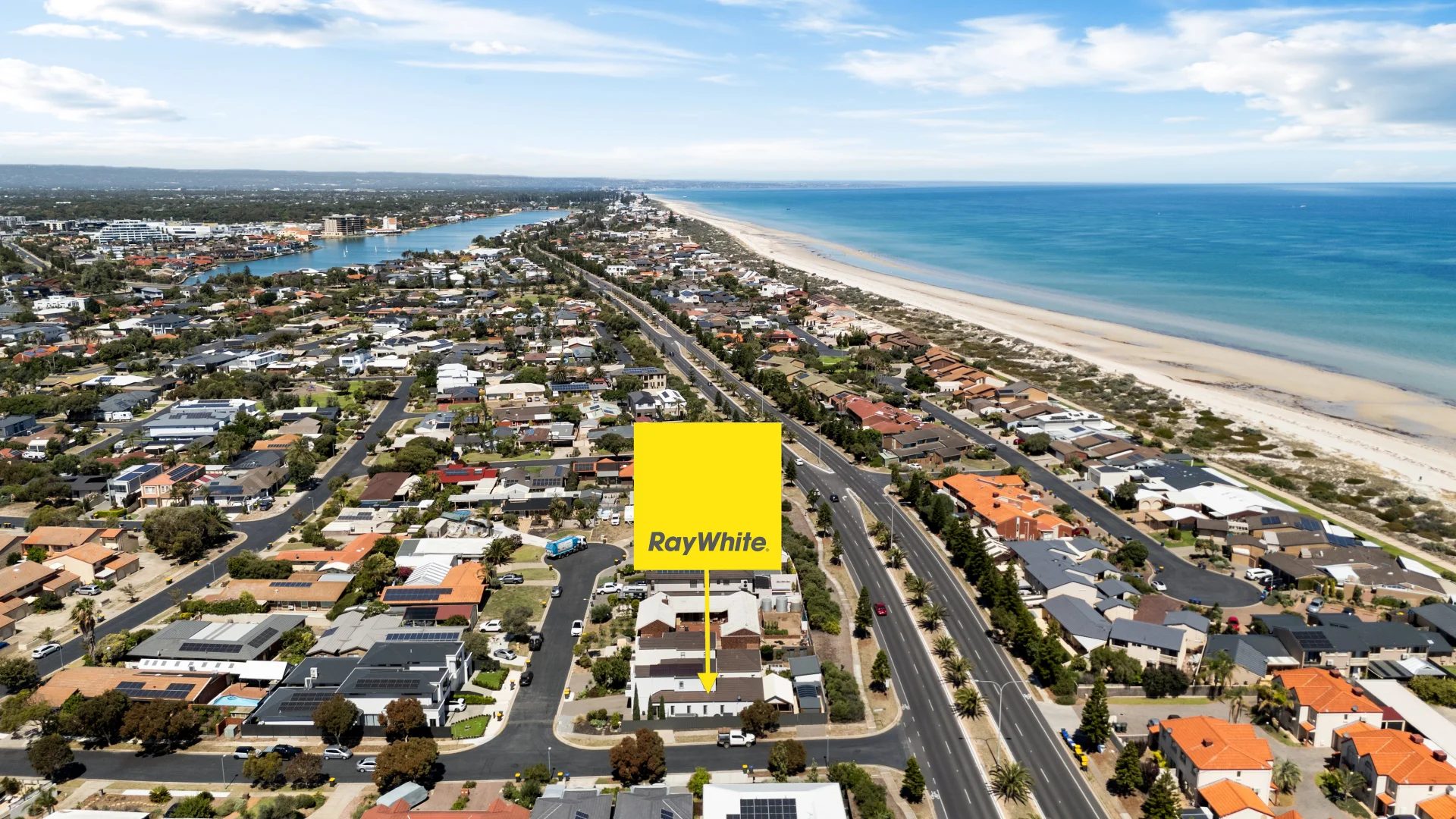 2 Nambucca Avenue, West Lakes Shore SA 5020 photo 2