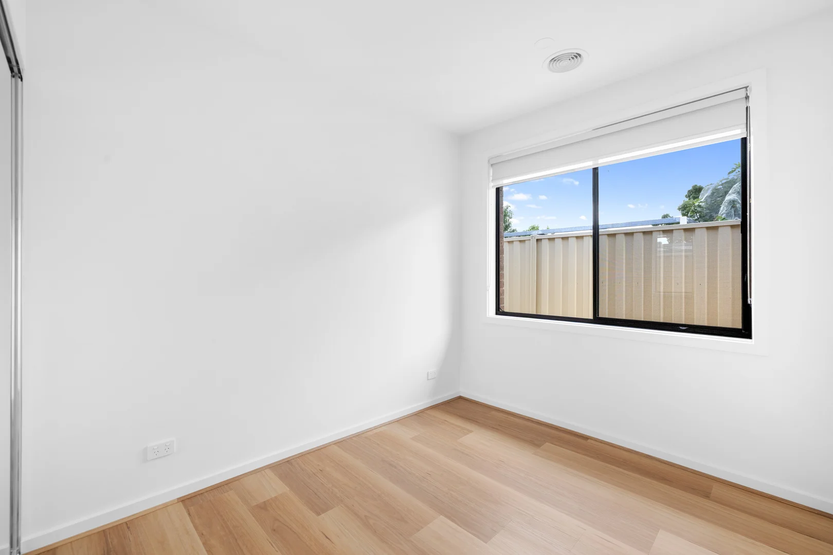 2/130 Wright Street, Sunshine VIC 3020 photo 4
