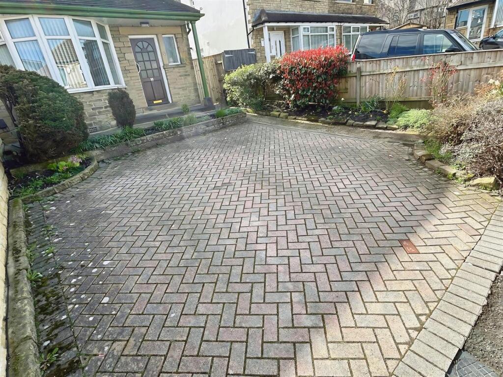 Additional image 12 of Lesmere Grove, Bradford