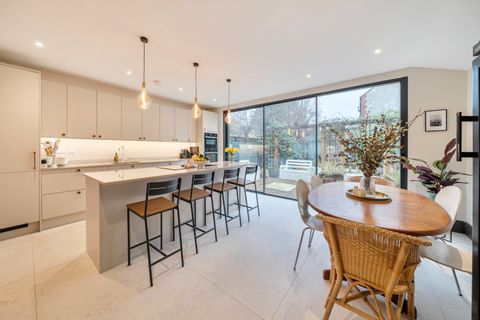 Gracefield Gardens, Streatham, London SW16