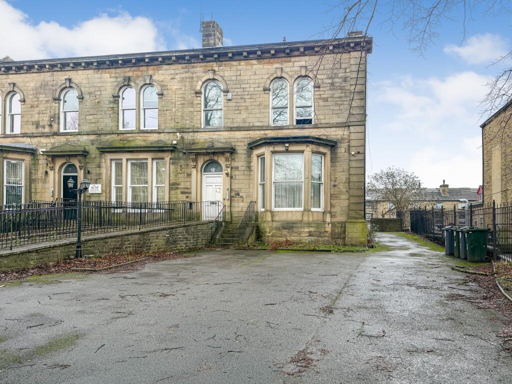 19 Claremont, West Yorkshire, BD7 1BG