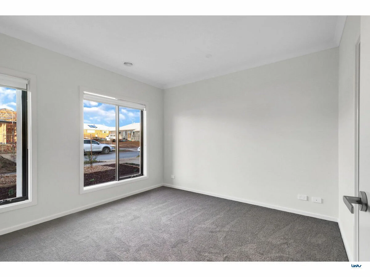 24 McCubbin Drive, Mount Duneed VIC 3217 photo 5