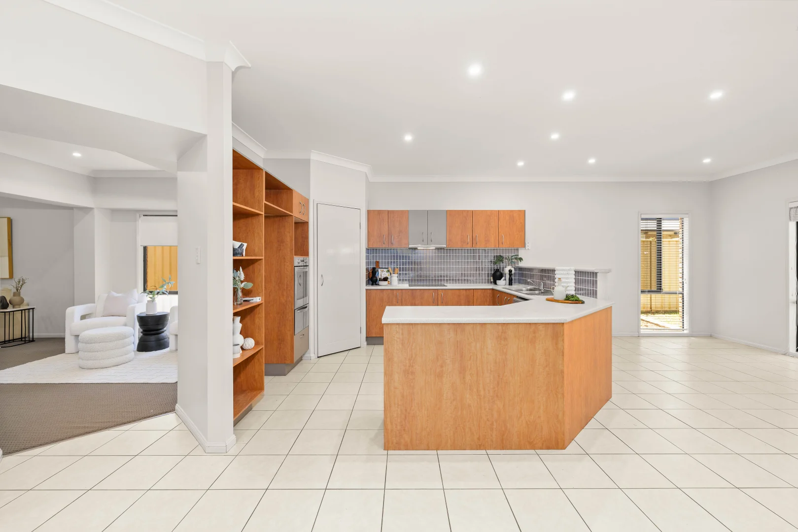 Additional image 4 of 33 Kimbolton Dr, Redland Bay QLD 4165