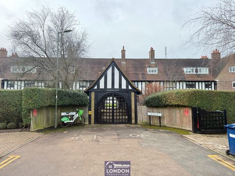 Heath Close, Hampstead Garden Suburb, London NW11