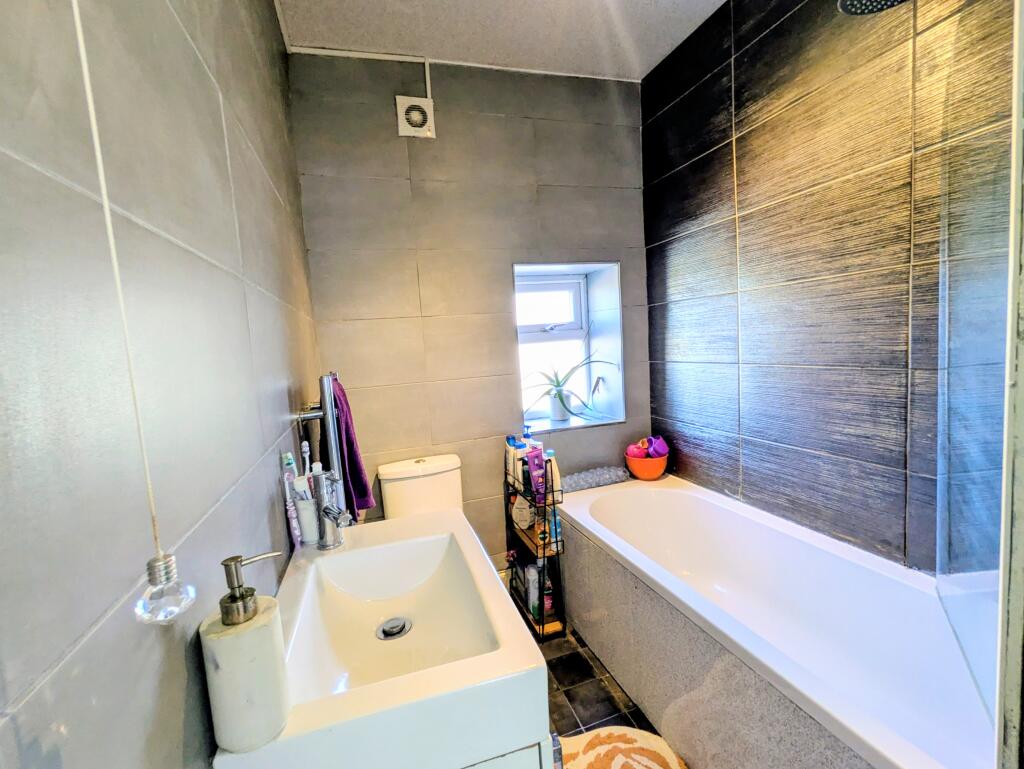 Additional image 15 of Holme Lane, Bradford, BD4