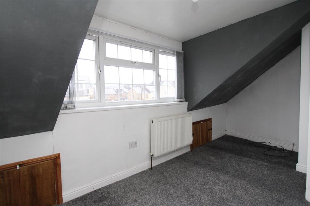 Upper Woodlands Road, Bradford photo 5