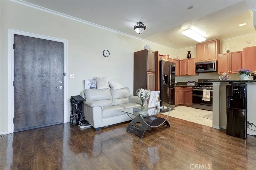 Additional image 4 of 13941 Sherman Way Boulevard Unit 401, Van Nuys, CA 91405