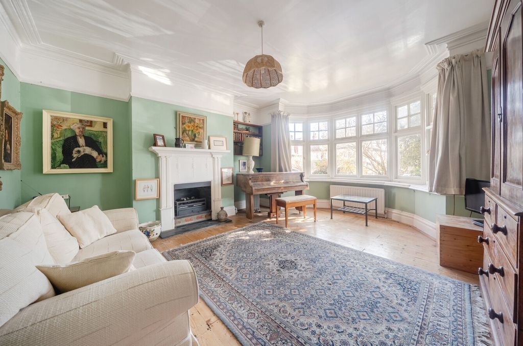 Additional image 3 of 5 bed detached house for saleBlenheim Avenue, Highfield, Southampton, Hampshire SO17