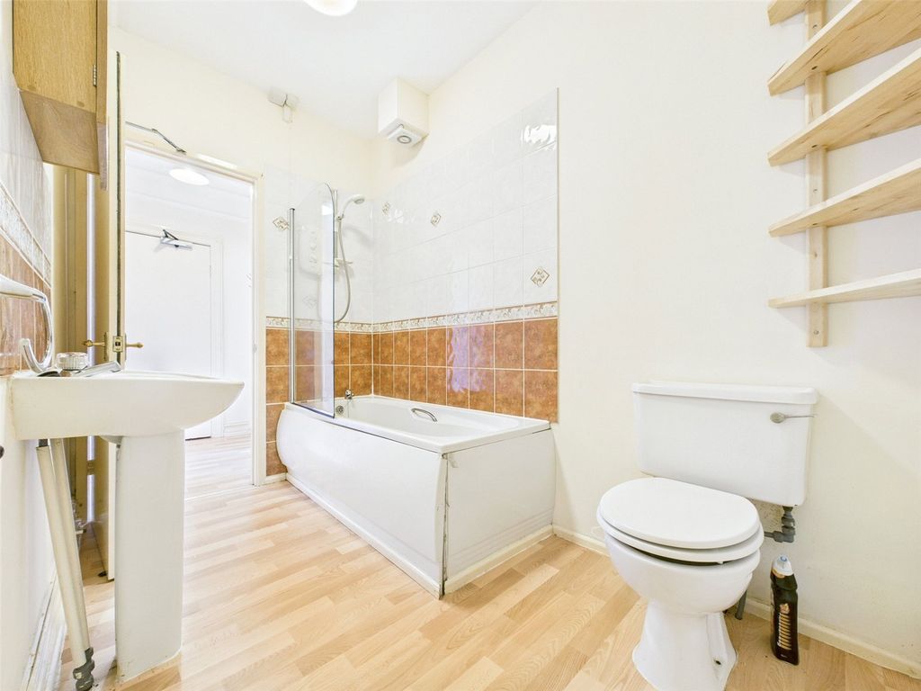 Additional image 9 of 1 bed flat for saleMolesworth Street, Wadebridge, Cornwall PL27