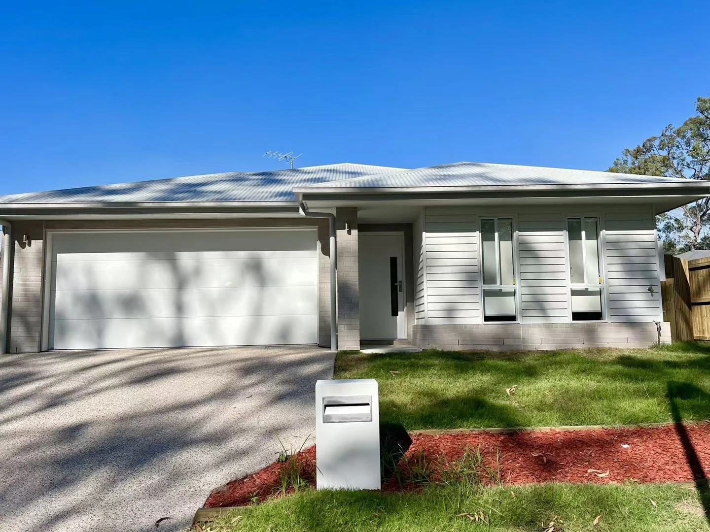 80 Redcomb Drive, Park Ridge QLD 4125
