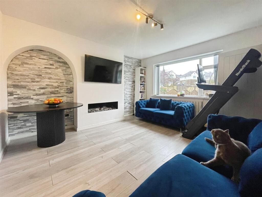 Langdale Avenue Bradford, BD8 0LT photo 4