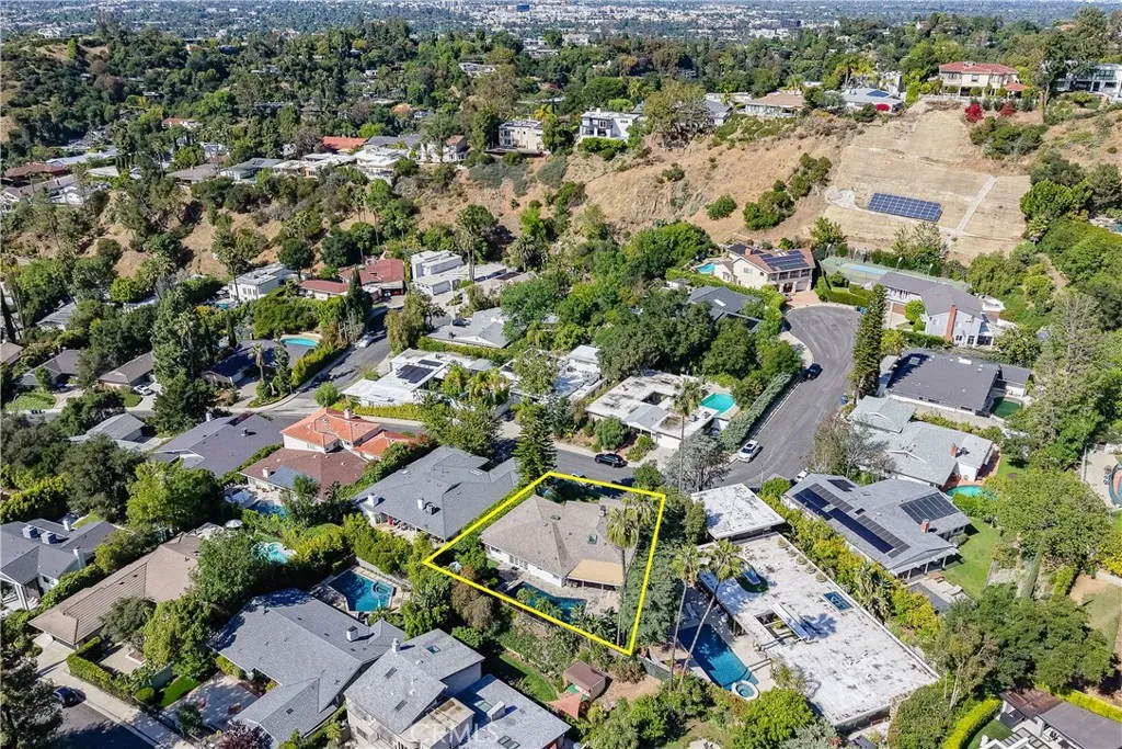 11500 Dona Cecilia Dr, Studio City, CA 91604