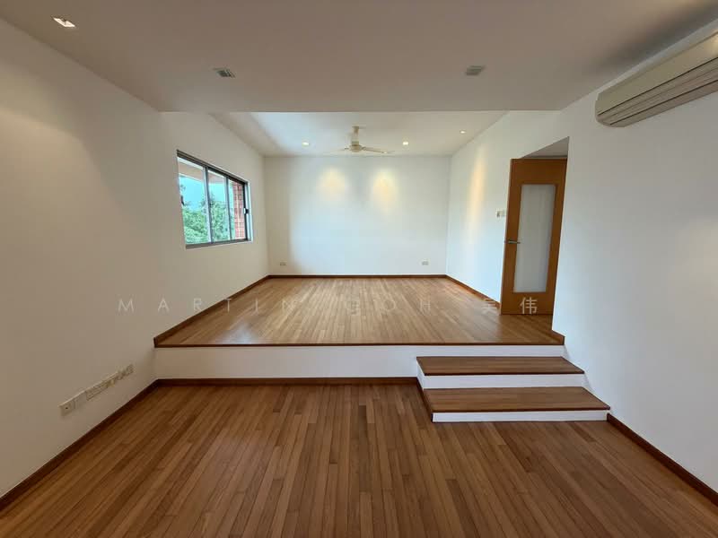 3 Woollerton Park