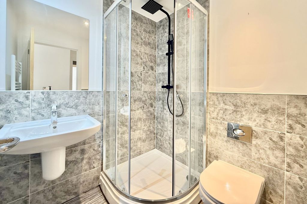 Additional image 13 of 2 bed flat for saleHoneycombe Chine, Boscombe, Bournemouth BH5