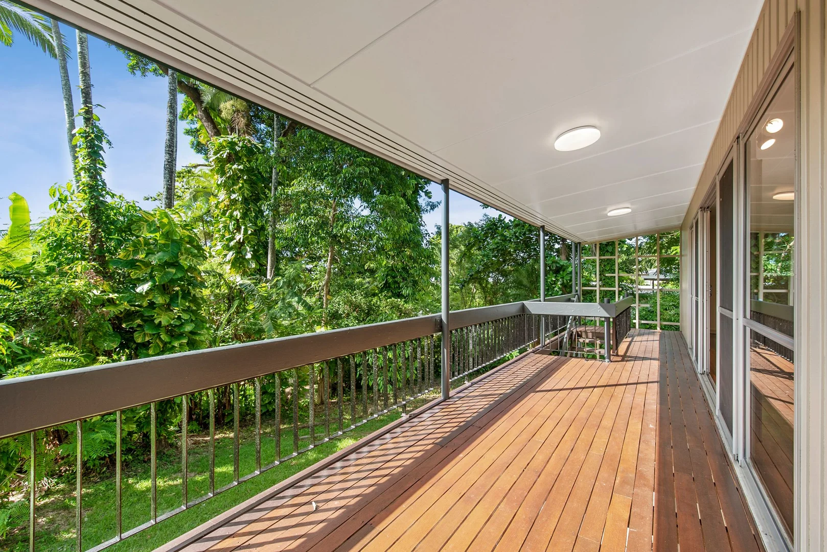 4 Tanner Crescent, Stratford QLD 4870