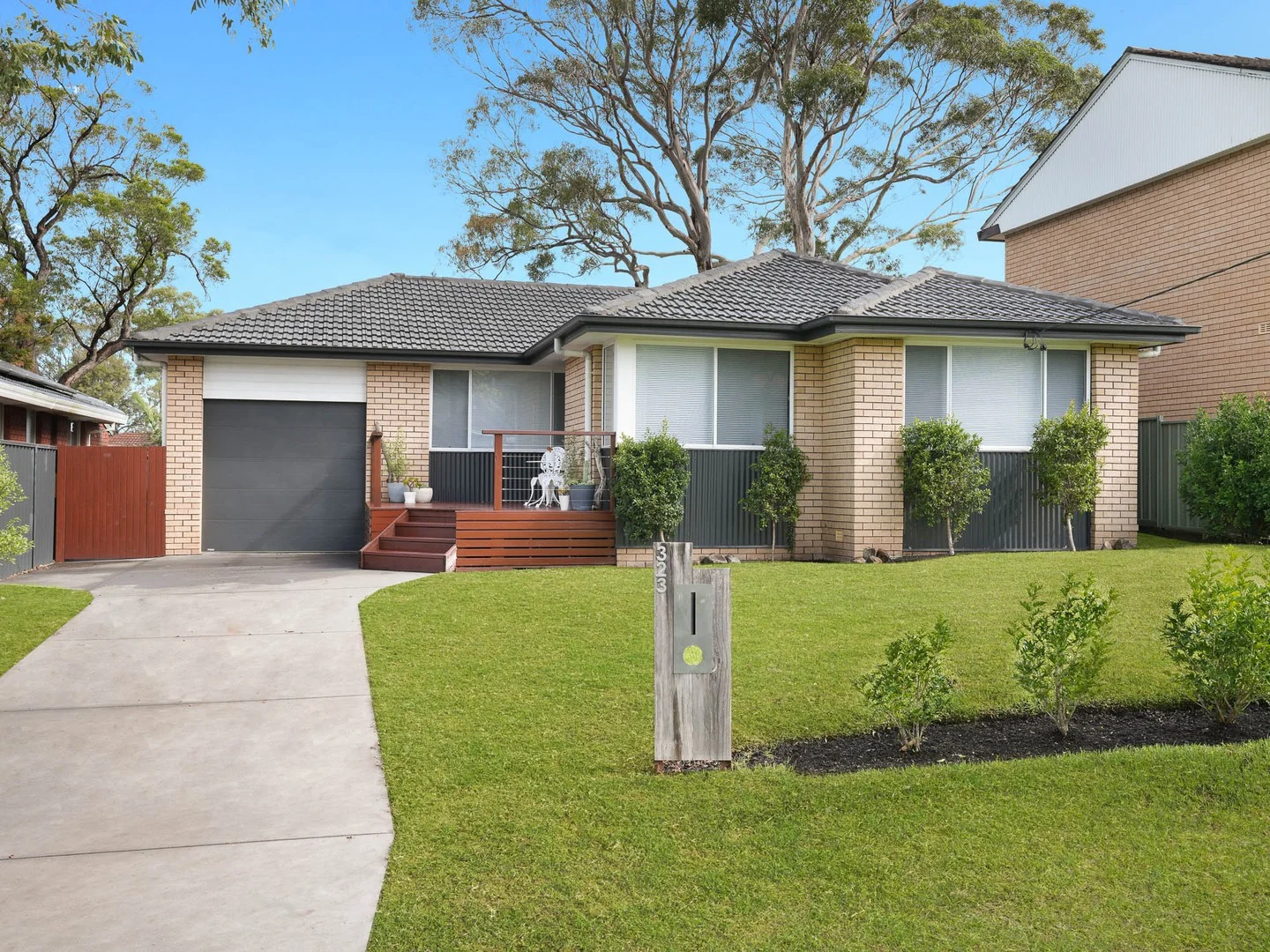 323 Farmborough Road, Farmborough Heights NSW 2526