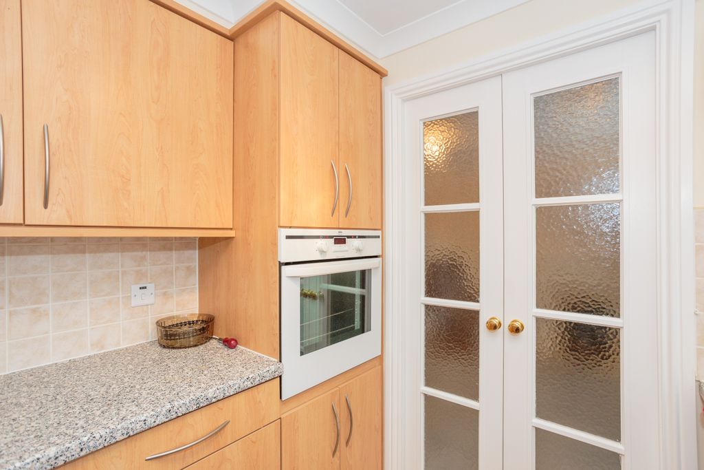 Additional image 6 of 2 bed flat for saleGlebe Street, Dumfries DG1