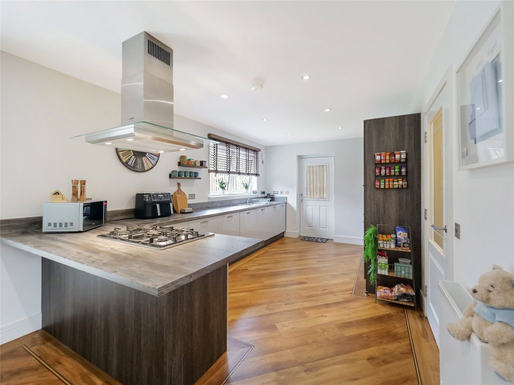 Additional image 7 of 4 bed detached house for saleAuchneagh Gardens, Greenock, Inverclyde PA16