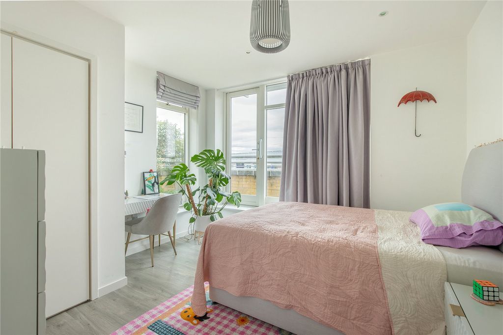 Additional image 9 of 3 bed flat for saleHomerton Street, Cambridge, Cambridgeshire CB2