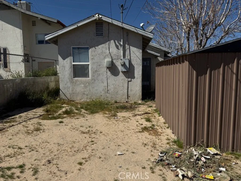 15557 5th Street, Victorville, CA 92395