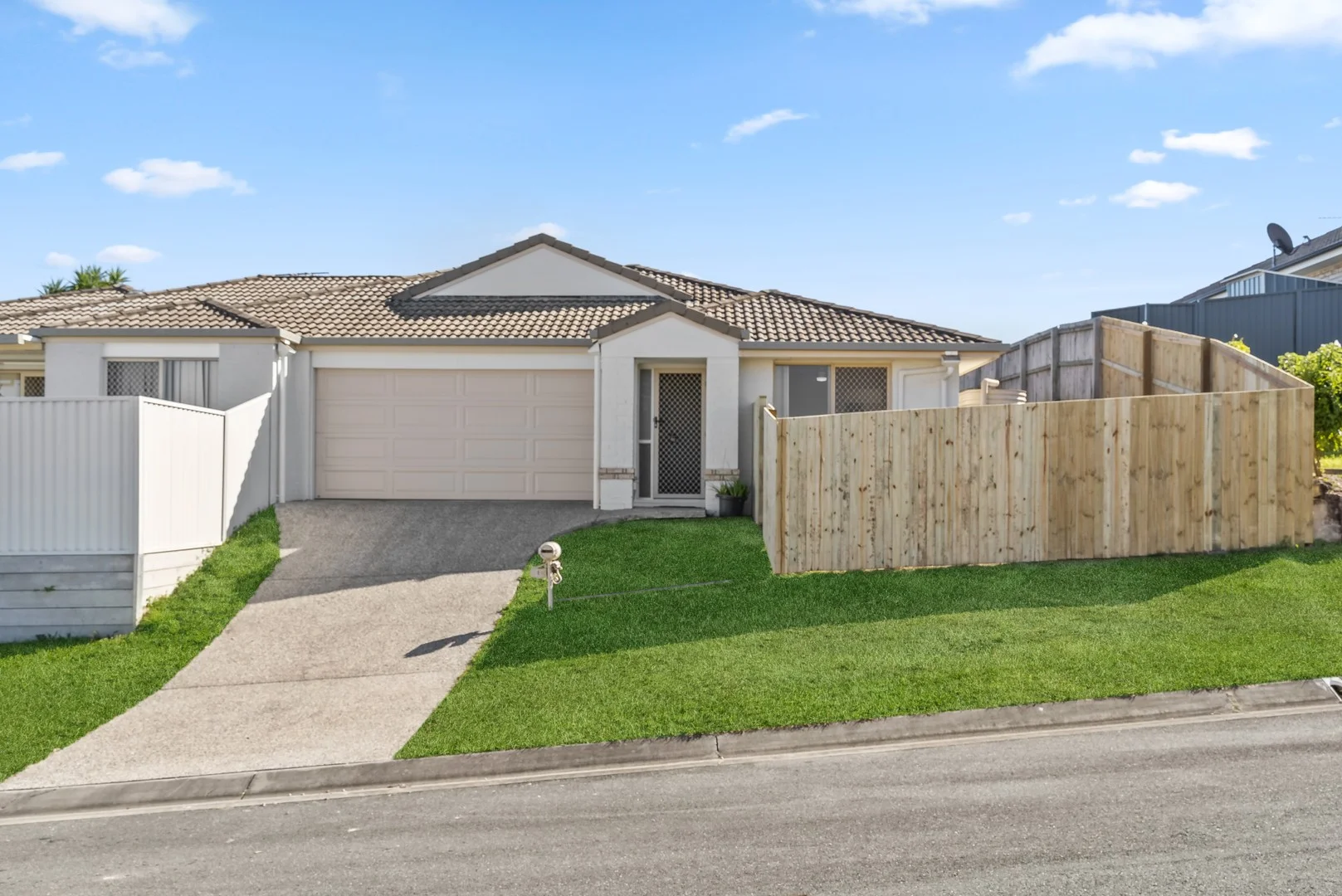 1 Canaipa Court, Rothwell QLD 4022