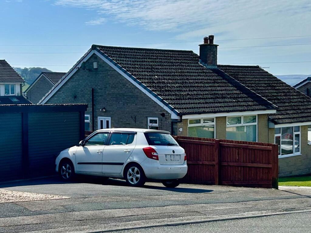 Cherry Tree Rise, Long Lee, Keighley, BD21 photo 2