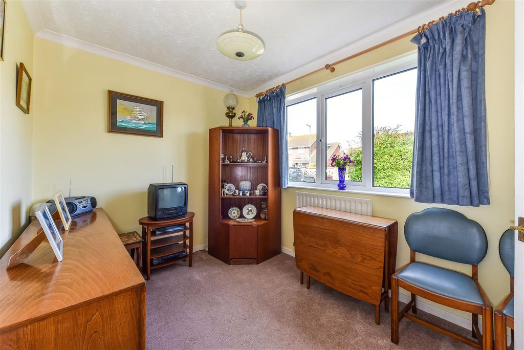 Additional image 6 of 3 bed detached bungalow for saleFarm Road, Bracklesham Bay, Chichester PO20