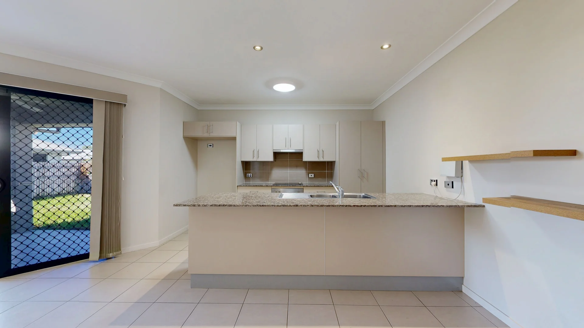 7 Imperial Court, Mount Low QLD 4818 photo 2