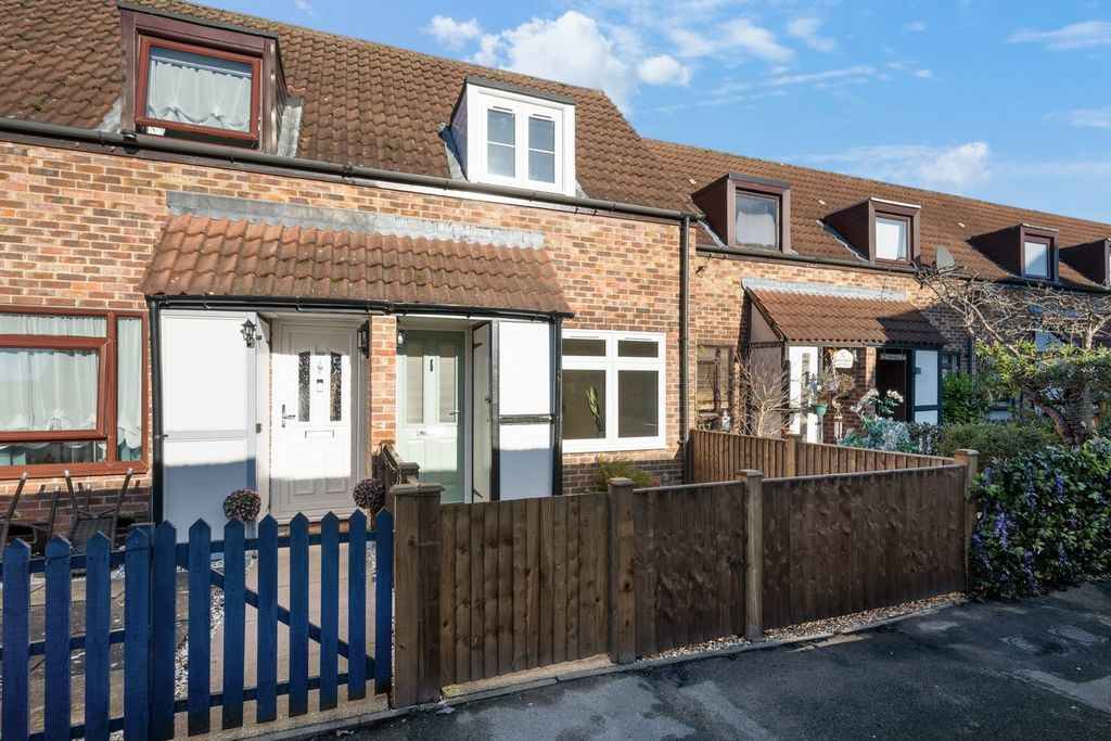 Additional image 11 of 1 bed terraced house for saleTudor Walk, Weybridge KT13