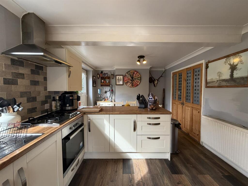 Glenhurst Avenue, Keighley photo 5