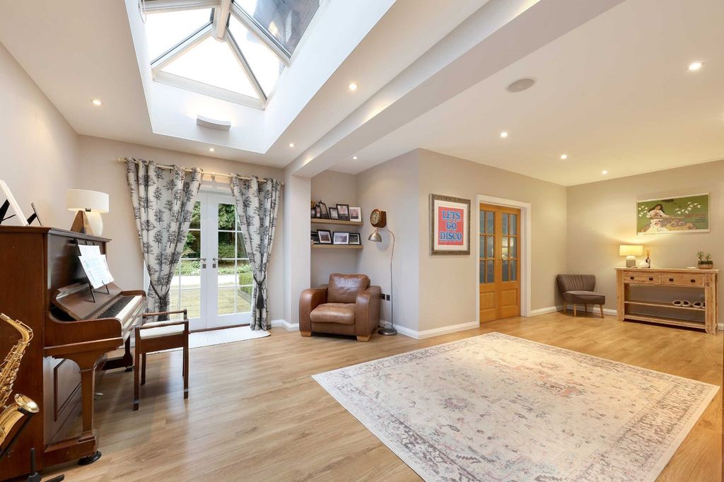Additional image 10 of 5 bed detached house for saleWestfield Road, Beaconsfield HP9