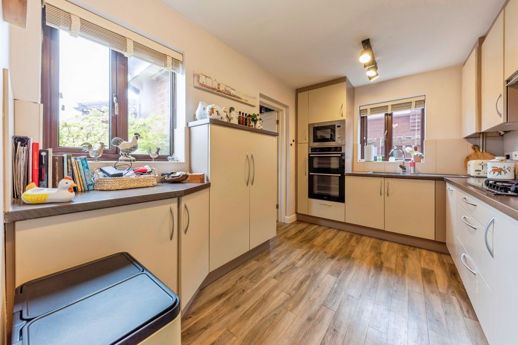 Additional image 6 of 4 bed detached house for saleRavendale Close, Grantham NG31