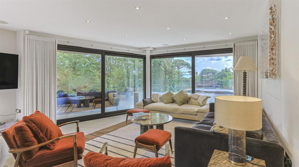 Additional image 8 of Penthouse, The Avenue Branksome Park