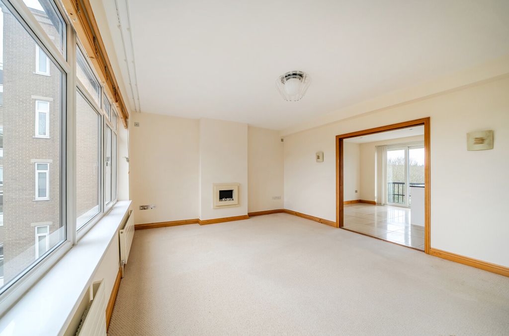 Additional image 5 of 2 bed flat for saleBeech Grove, Harrogate, North Yorkshire HG2