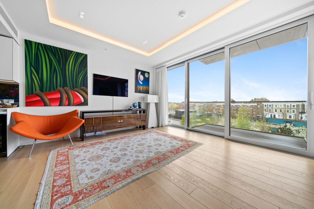 3 bed flat for saleLillie Square, West Brompton SW6