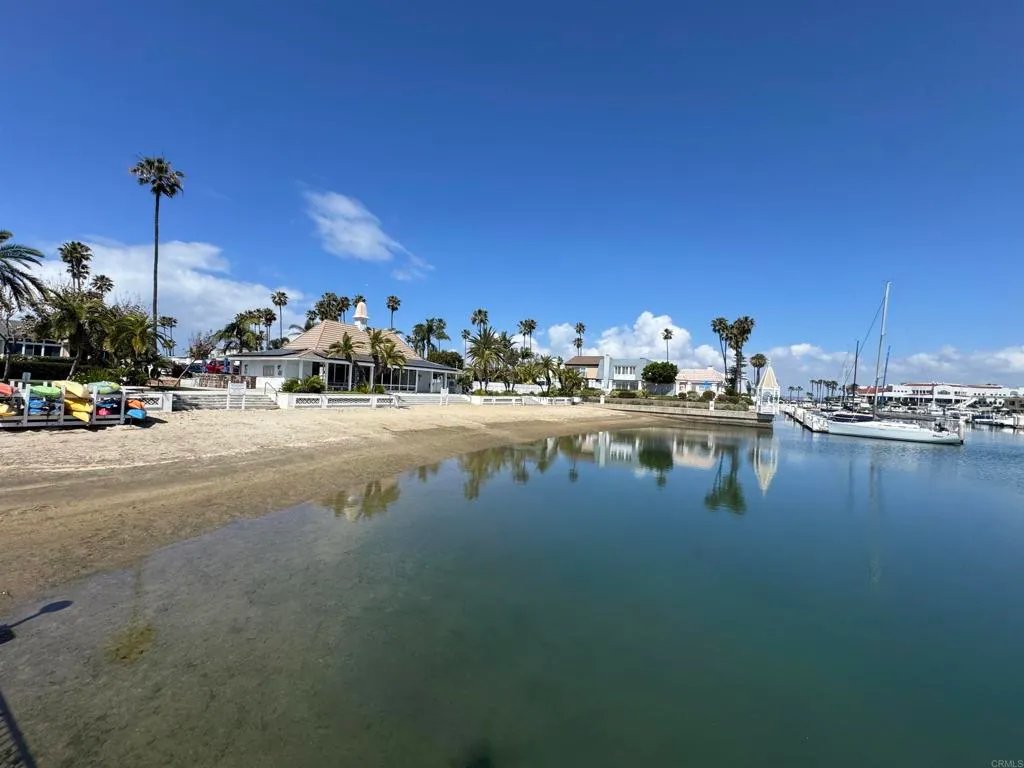 Additional image 77 of 69 Half Moon Bend, Coronado, CA 92118