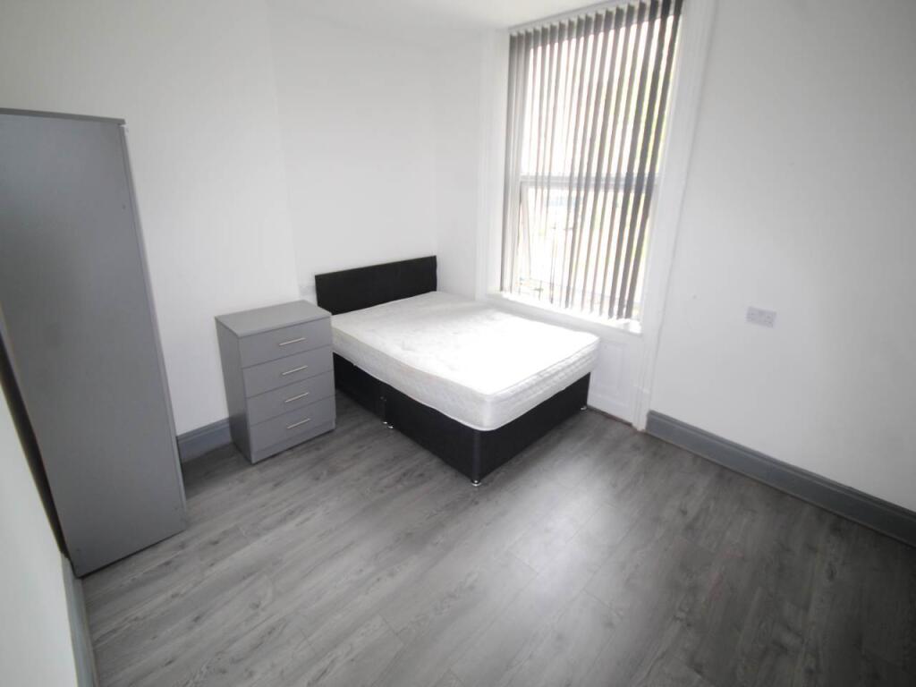 Pemberton Drive , ,  photo 3