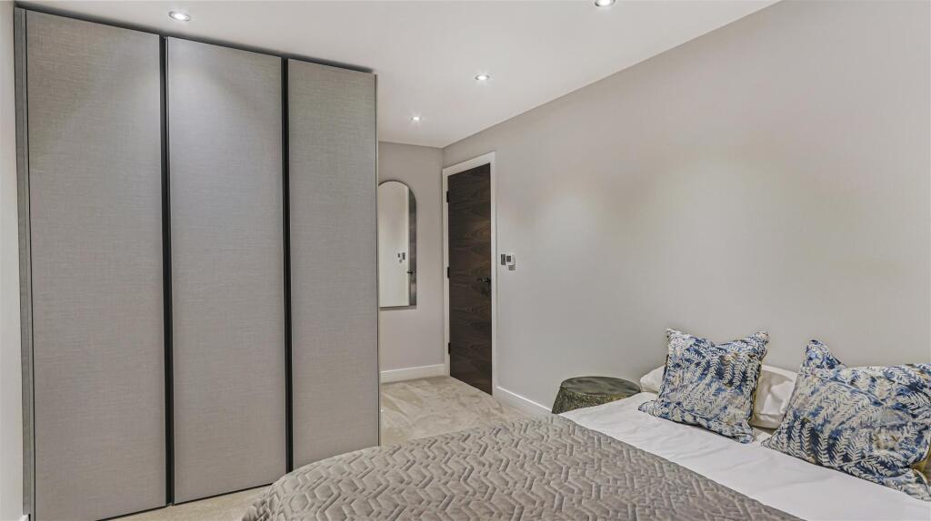 Additional image 16 of Penthouse, The Avenue Branksome Park