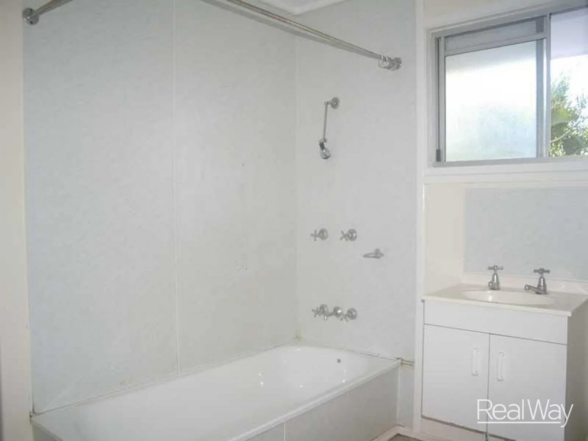 Additional image 3 of 22 Gibbs Street, Riverview QLD 4303