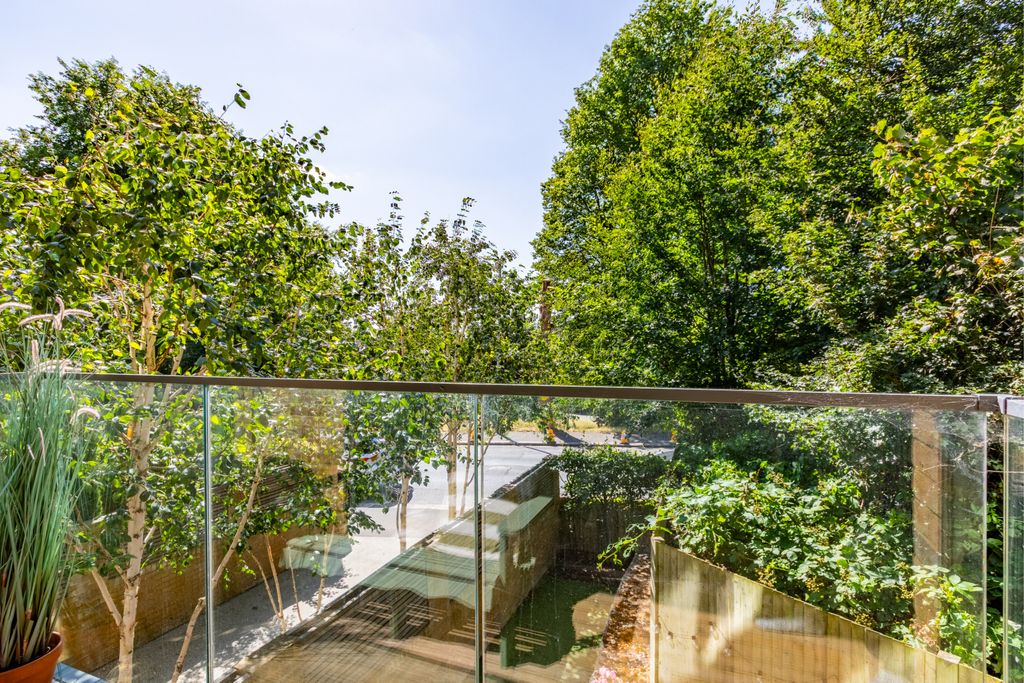 Additional image 14 of 3 bed flat for saleGoldstone Crescent, Hove BN3
