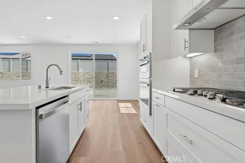 Additional image 5 of 28916 Vertex Way, Canyon Country, CA 91350