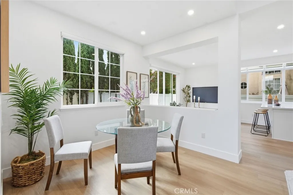 Additional image 7 of 32 Comiso, Irvine, CA 92614