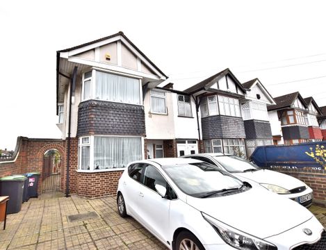 Empire Avenue, Edmonton N18
