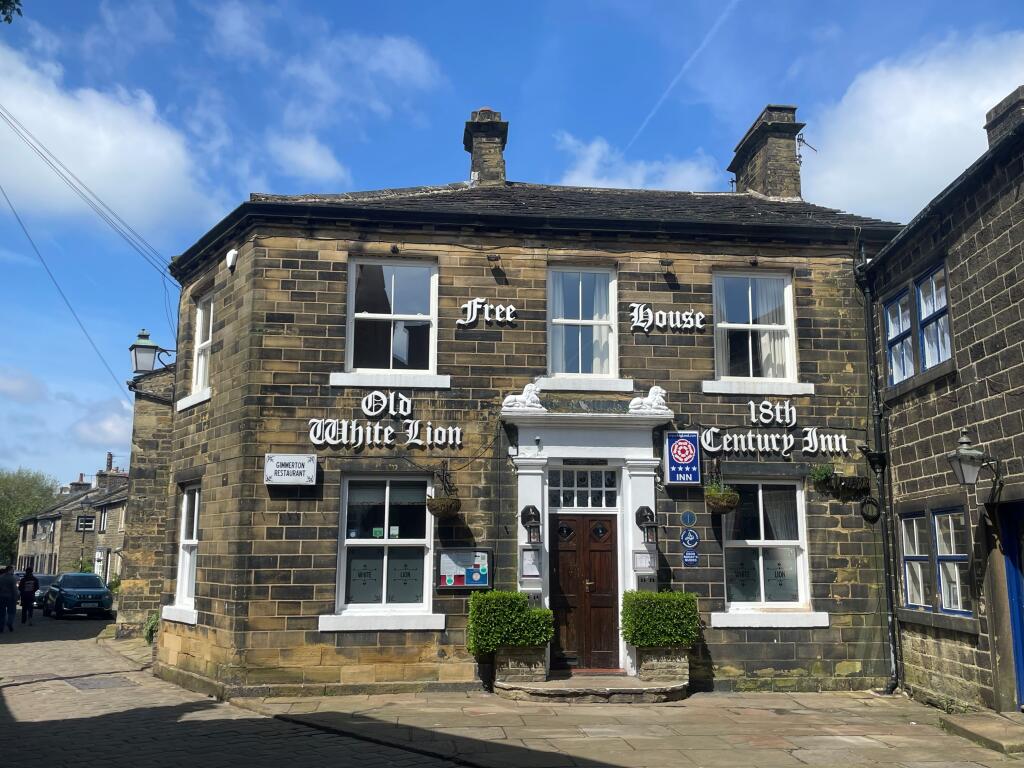 Old White Lion Hotel  6-10 West Lane Haworth KEIGHLEY West Yorkshire BD22 8