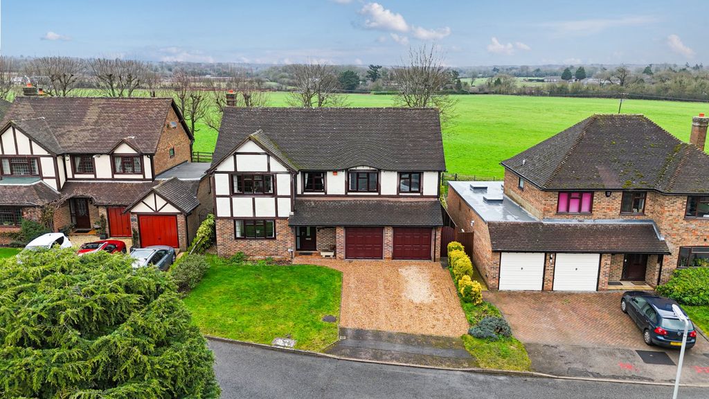 4 bed detached house for saleBowmans Close, Burnham, Buckinghamshire SL1