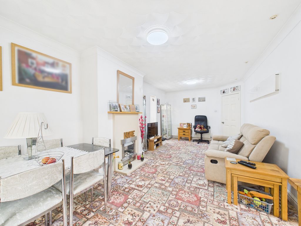 Additional image 9 of 3 bed flat for saleGarbutt Close, Hull HU12