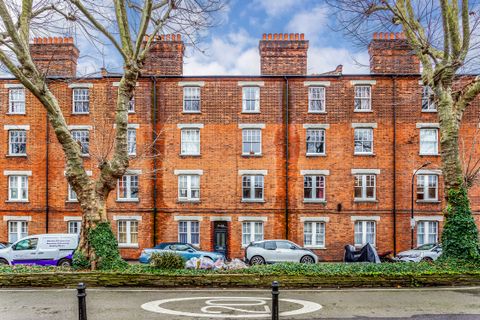 Cromwell Avenue, London W6